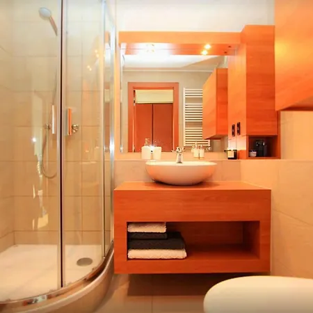 Luxury Space At The Address In شقة